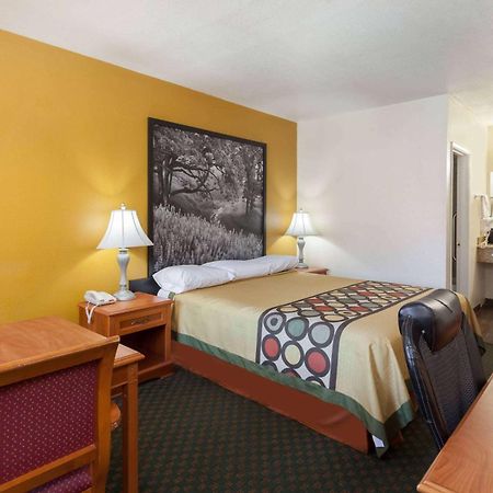 Super 8 By Wyndham Bakersfield South Ca Motel Exterior photo