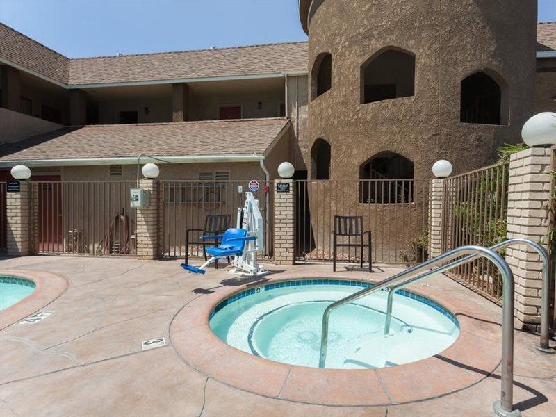 Super 8 By Wyndham Bakersfield South Ca Motel Exterior photo
