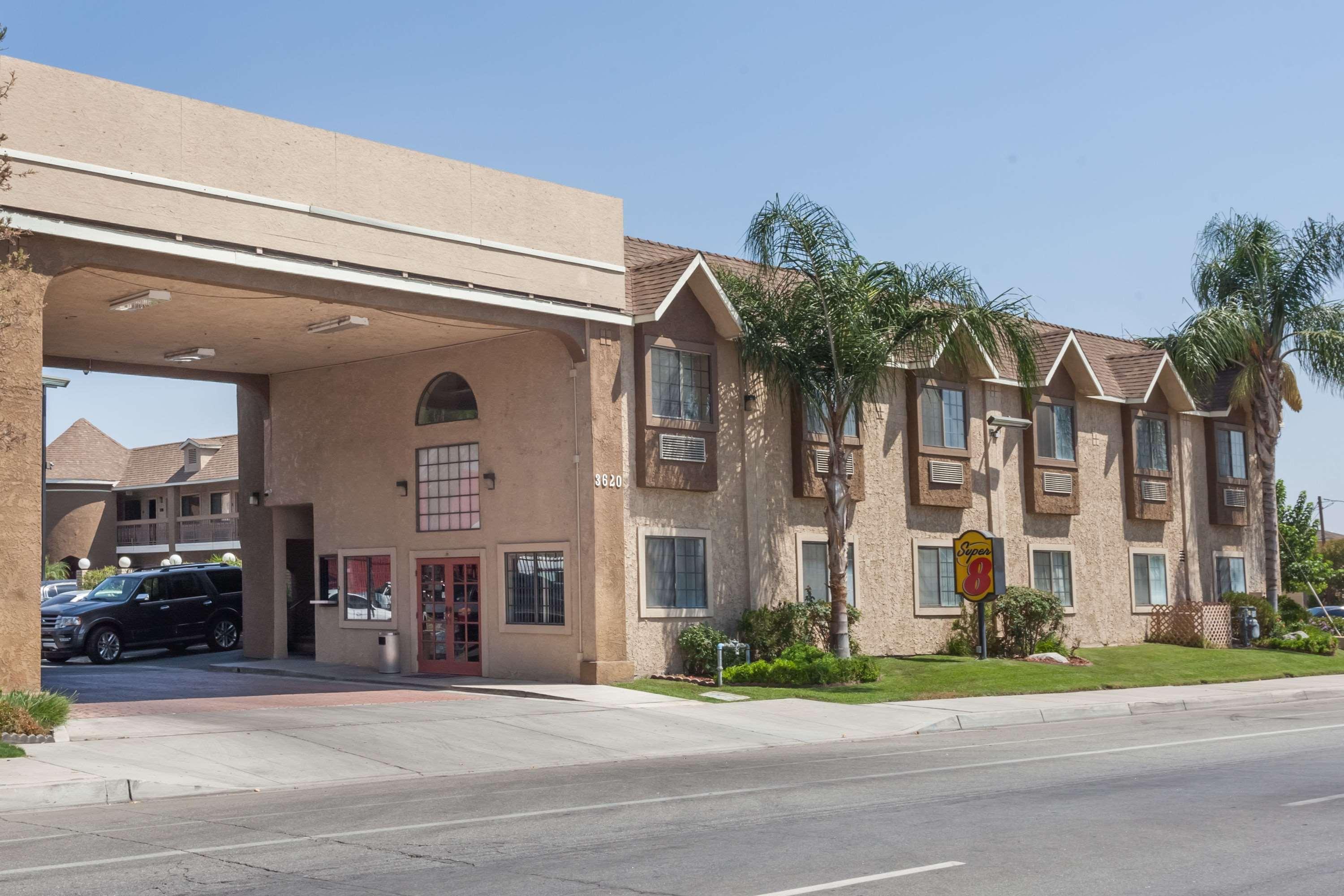 Super 8 By Wyndham Bakersfield South Ca Motel Exterior photo